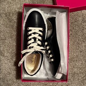 Lilly Pulitzer True Navy w Gold Accents Sneakers NEW in original box size 9